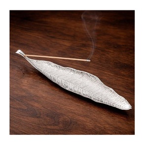 Porta Incienso Metálico en Forma de Hoja Disponible a Precio de Mayoreo - Product Image 4