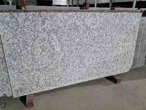 Granit blanc poli élégant, design moderne, longue durée de vie, surface naturelle. - Product Image 4