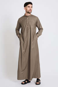Vente en gros ODM – Thobe décontracté pour homme en polyester brodé à la main, manches courtes, respirant, coupe ample, longueur cheville - Product Image 6