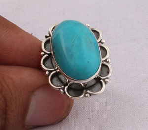 Shree Jaipur Silver Classic Oval <b>Turquoise</b> Bezel Setting 925 Sterling Silver Gemstone <b>Ring</b> for Unisex Wedding & Party - Product Image 1
