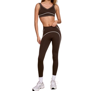 Ensemble de yoga personnalisé pour femmes, vente en gros, respirant, avec haut court dos nu et leggings taille haute effet push-up, pour l'entraînement, le tennis et le fitness - Product Image 1