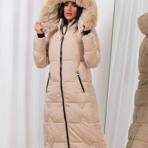 Veste d'hiver matelassée longue pour femme, beige, personnalisée, avec capuche en fausse fourrure, fermeture éclair intégrale, style doudoune, vente en gros OEM - Product Image 1