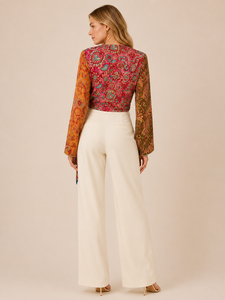 Robe décontractée pour femme en mélange de soie, imprimé cachemire multicolore, col en V profond, manches longues, à nouer devant, style crop, idéale pour la plage, vente en gros - Product Image 4
