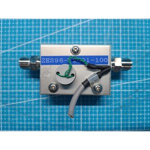 Controlador de Flujo Electromagnético TOKYO KEISO ZES96-12001-100 Usado Como Está, Piezas de Equipos Semiconductores Legados - Product Image 1