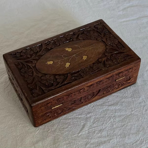 Mesa de Centro de Madera Maciza Tallada de Alta Calidad Personalizada Premium de Tradebyd, Muebles Hechos a Mano de Lujo para Interiores de Sala de Estar - Product Image 1