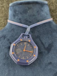 Montre de sport vintage de luxe pour homme, boîtier en plastique, bracelet en plastique, mouvement à quartz analogique, aiguilles lumineuses, forme ronde, cadran de 38 mm - Product Image 3