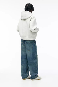 Sudadera con Capucha Unisex Gris, Corte Holgado, Color Sólido, Informal, de Forro Polar, 100% Algodón, con Bolsillos, Ecológica - Product Image 2