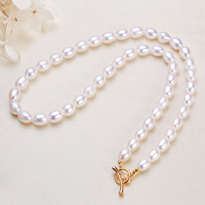 Collier ras du cou minimaliste européen américain, rétro français, romantique, perle d'eau douce, boucle OT, collier court, plaqué or cuivre - Product Image 2