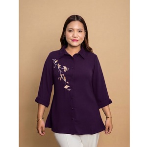 Chemise en coton premium pour femmes, douce, respirante, confortable, chemises décontractées élégantes, fournisseur de vêtements en gros d'Inde - Product Image 1