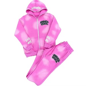 Ensemble de survêtement personnalisé brodé effet vieilli, comprenant un sweat à capuche et un pantalon de survêtement évasé 2026, style streetwear vintage, OEM ODM - Product Image 1