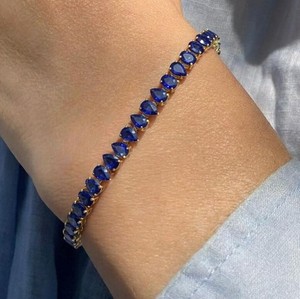 Pulsera con Dije de Zafiro Azul Corte Pera Cultivado en Laboratorio, en Plata de Ley Chapada en Oro, Joyería de Lujo con Gema Elegante para Mujer - Product Image 1