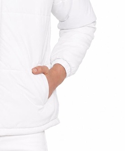 Chaqueta Acolchada con Capucha y Cuello Alto para Hombre, Blanca y Roja, Cierre de Cremallera, Resistente al Viento, Informal, para Invierno, Corte Regular, Logotipo Frontal - Product Image 3