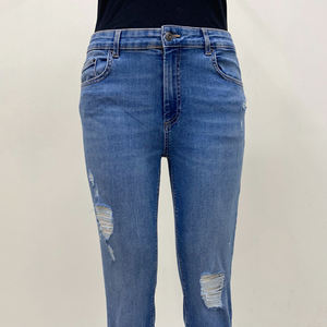 Pantalon long en denim premium pour femmes, design tendance slim fit, tissu en coton mélangé doux, élégant et confortable pour un style décontracté chic - Product Image 4