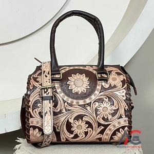 Bolsos de Lona Personalizados con Diseño Floral Grabado a Mano, Nuevos Bolsos de Lujo de Cuero Vacuno Genuino Unisex para Gimnasio, Viajes, Fin de Semana - Product Image 1