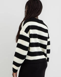 Pull tricoté rayé surdimensionné à col rond pour femme, personnalisable, avec étiquette privée, sweat-shirt à capuche pour femme - Product Image 2
