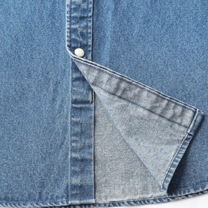 Chemise en jean classique pour homme, manches longues, décontractée, boutonnée, en coton bleu, pour tous les jours, les activités de plein air et les tenues semi-formelles - Product Image 6