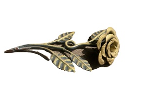 Adorno de Flor de Rosa de Hierro Dorado Soldado, Moderno y Hecho a Mano, para Decoración del Hogar y Oficina, Hecho en Vietnam - Product Image 3