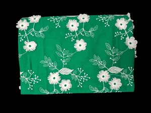 ผ้าฝ้ายสีเขียวพรีเมียมจากโรงงานโดยตรง พร้อมลายปักดอกไม้ 3 มิติ สีขาวแบบ Schiffli – วัสดุสำหรับชุดพื้นเมืองที่ระบายอากาศได้ดี - Product Image 4