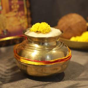 Decoración de Mesa con Patrón Om, Lota/Kalash de Latón Metálico para Pooja en Casa, Templo, Oficina y Bodas, al por Mayor - Product Image 4