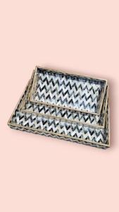 Plateau en bois élégant et moderne avec finition dorée, revêtement époxy, décoration d'intérieur, plateau émaillé imprimé multicolore - Product Image 4