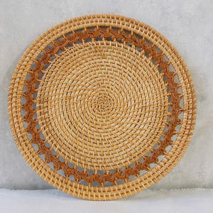 จานรองอาหารทำมือจากเส้นใยไม้ไผ่ ลายเรียบและลายพืชธรรมชาติ สำหรับใช้ในบ้านและงานแต่งงาน ผลิตในเวียดนาม - Product Image 2