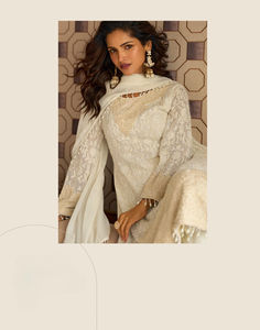 Conjunto de Trabajo Premium de Georgette con Bordado Pesado de Cuentas, Top de Manga Tres Cuartos, Pantalón al Tobillo y Dupatta de Tela No Tejida, Estampado Rápido de Una Pieza - Product Image 1