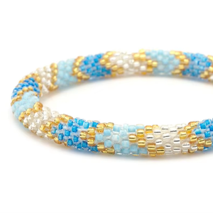 Brazalete de abalorios hecho a mano con diseño de abeja de la India, brazalete artesanal para mujeres y niñas - Product Image 1