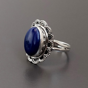Bague en argent sterling 925 avec lapis-lazuli, bijou artisanal en pierre précieuse bleue - Product Image 1