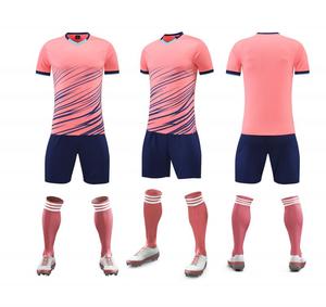 Uniformes de Fútbol Personalizados de Poliéster Transpirable de Secado Rápido con Estampado por Sublimación para Equipos Masculinos - Product Image 4