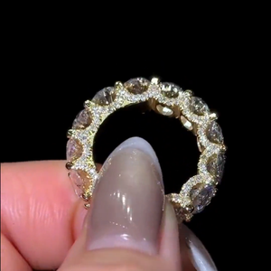 แหวน Eternity Band ทรงวงรี ประดับเพชร Lab Grown แบบ Hidden Halo ตัวเรือนแบบ U-Prong Set ฝังเพชรแบบ Micro Pave เต็มวง แหวนแต่งงาน ของขวัญวันครบรอบ - Product Image 4