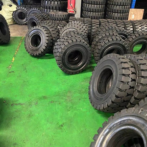 Neumático Sólido para Montacargas KUMA KF501 Tipo 300 15 de Alta Calidad y Construcción Duradera para Uso Industrial en Almacenes en Asia - Product Image 3