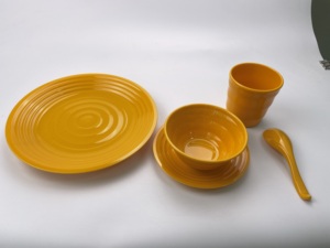 Ensemble de vaisselle MIT Eco-Friendly PGT 5 pièces : Options vibrantes — Jaune soleil - Product Image 3