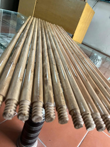 Wooden Broom Handle Wooden Broom Handle Eucalyptus Wood Pine Wood 1200mm Varnished Termite Resistant Factory Wholesale Price - Product Image 4