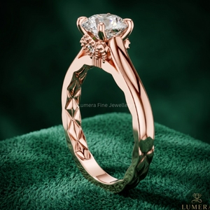 Bague de fiançailles personnalisée en or rose 14K 18K avec diamant de laboratoire taille ronde, solitaire à 4 griffes, pour femme, OEM ODM - Product Image 4