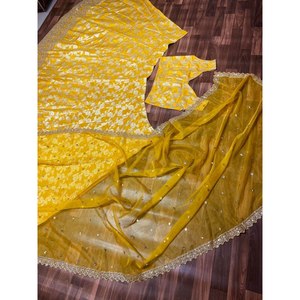Magnifique Lehenga Choli brodé pour les fêtes, robes de bal élégantes - Product Image 2
