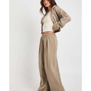 Ensemble 2 pièces de survêtement et de jogging 2026 : Hoodie court ajusté en polyester respirant et léger avec fermeture éclair pour le fitness et les activités sportives - Product Image 2