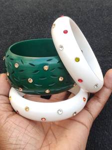 กำไลข้อมือเรซิ่นดีไซน์เนอร์ สีสันสดใส กำไลแฟชั่นทันสมัย งานแฮนด์เมด เครื่องประดับสำหรับผู้หญิง เหมาะสำหรับโอกาสพิเศษ - Product Image 4