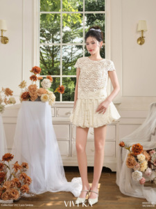 Minifalda de mujer de cintura alta, color blanco roto, con encaje floral, volantes, superposición de tul y cinturón de cordón con cuentas de madera hechas a mano, para verano, ELARA - Product Image 2