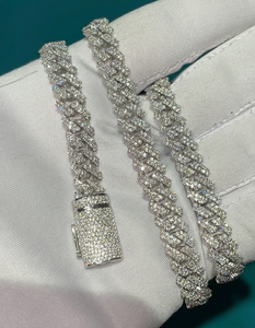 สร้อยคอเงินแท้ 925 แบบ Cuban Link ประดับเพชร Moissanite พร้อมตัวล็อกแบบฝังเพชรทรงกล่อง ดีไซน์โดดเด่นหรูหรา - Product Image 4