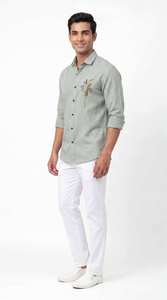 Chemise en lin pour homme, broderie raffinée, manches longues, col ouvert, coupe classique, boutonnée sur le devant, style décontracté chic, haut tendance pour les vacances -DC - Product Image 4