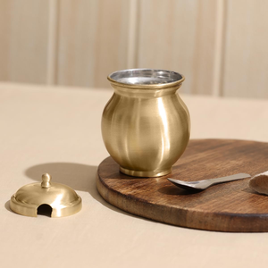 Olla de Agua Hecha a Mano de Latón Puro, Beda Gada, Tradicional para Rituales Hindúes de Puja, Ceremonias Religiosas, Decoración de Bodas y Fiestas - Product Image 5