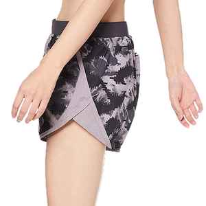 Shorts de plage pour femmes, coupe athlétique, tissu respirant à séchage rapide, logo imprimé personnalisé, polyvalents pour l'été - Product Image 3