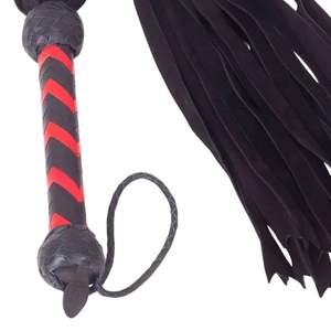 Flogger de cuero de oveja hecho a mano con mango grueso, hebilla de acero, correa de muñeca de 2.5 cm de ancho con estampado por transferencia térmica para control. - Product Image 2