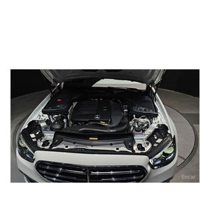 Mercedes-Benz E350 4MATIC Exclusive Clase E 2023 con Volante a la Izquierda, Caja de Cambios Automática, Asientos de Cuero, Cámara Trasera, 41,240 km - Product Image 6