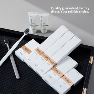 <span class=keywords><strong>Kit</strong></span> de toilette jetable avec brosse à dents à poils souples et dentifrice pour hôtels et gîtes, logo personnalisable disponible - Product Image 3