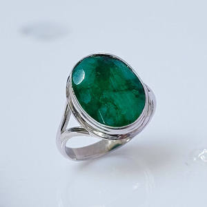 แหวนพลอยมรกตสีเขียวทำมือ เงินแท้ 925 ราคาขายส่ง เครื่องประดับเงินทำมือ - Product Image 2