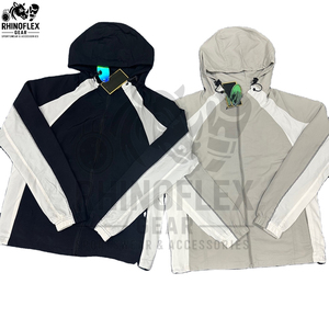 Conjunto Deportivo de Invierno Personalizado con Chaqueta Cortavientos con Capucha y Pantalones Cortos, Ligero, de Poliéster/Algodón - Product Image 3