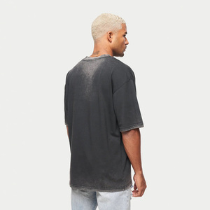 Camiseta de algodón con cuello redondo, lavado ácido, oversize, con logo personalizado, transpirable, de secado rápido, para uso casual en colores personalizados. - Product Image 2