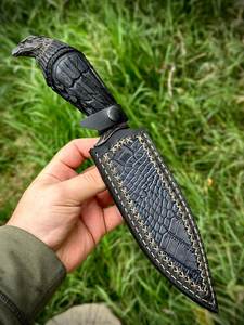 Handgefertigtes Damaszener Stahlmesser mit Rabenkopf-Eschenholzgriff Verzierte Klinge Dekoratives Sammlermesser - Product Image 2
