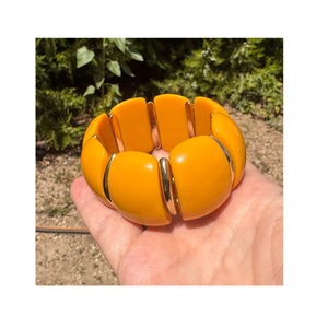 Elegante Brazalete de Resina con Diseño Creativo Contemporáneo, Accesorio Premium para Looks Casuales y Formales - Product Image 3